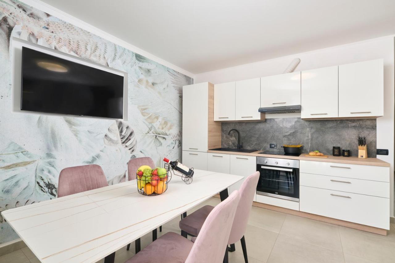 Apartments Dolcea Umag Exterior photo